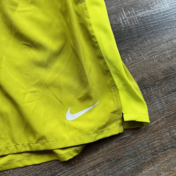 Nike Shorts Large Mens Challenger Dri Fit 7" Moss Green Brief Lined $40 - Picture 2 of 12